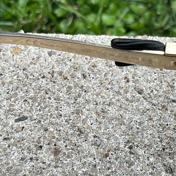 Marc Jacobs Sunglasses 🕶️ with Bows 🎀 on Frame - Picture 4 of 5